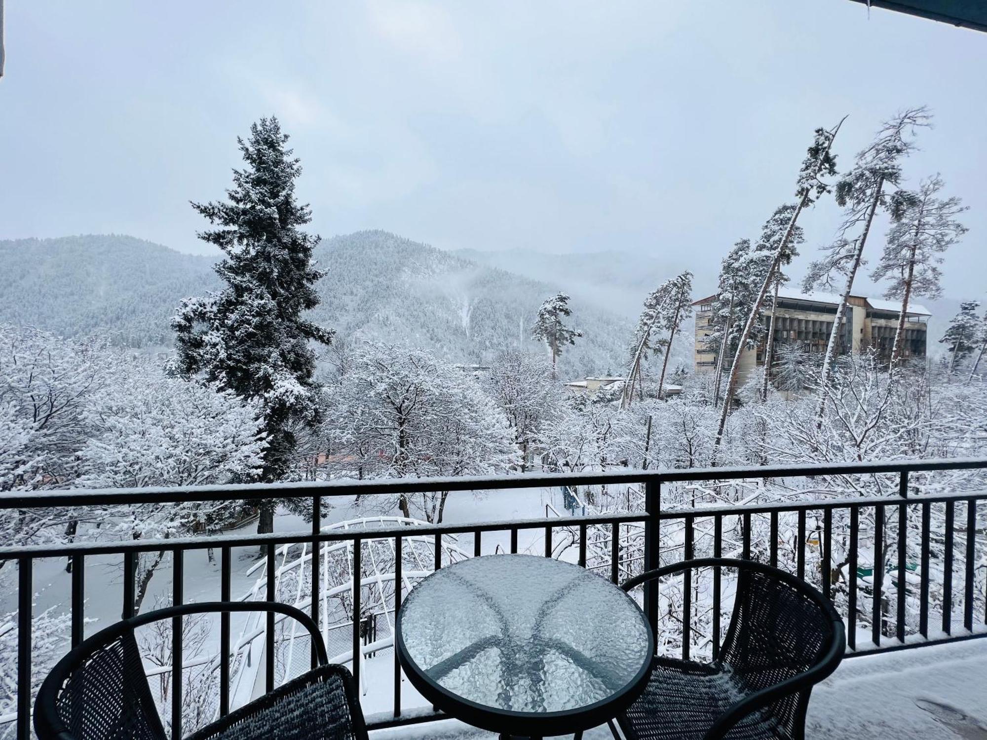 Likani Home Боржоми Екстериор снимка