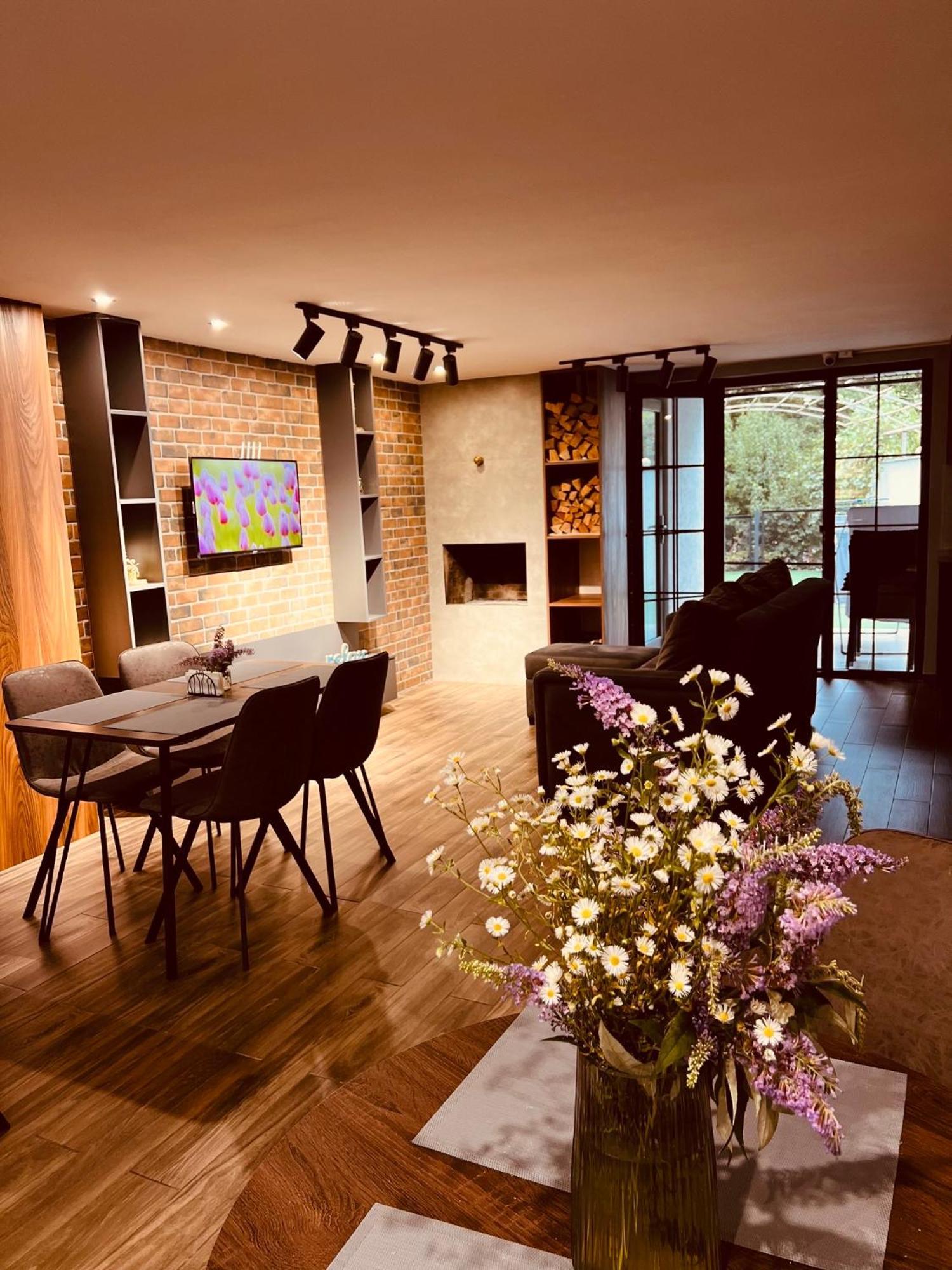 Likani Home Боржоми Екстериор снимка